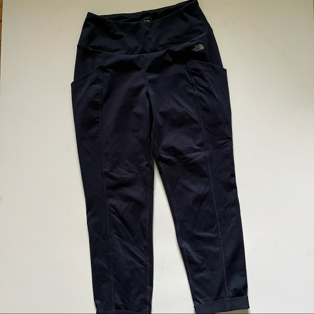 The North Face Navy High rise Tapered 7/8 Pant size Small